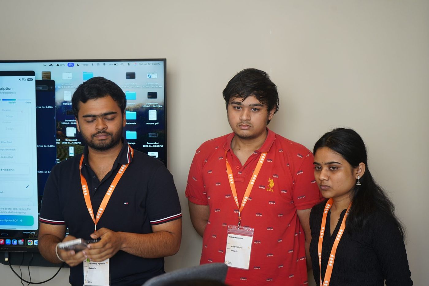 A team presents its prototype