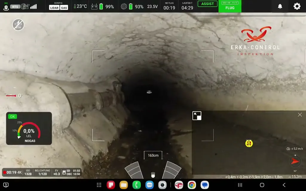 Live-Ansicht auf dem Tablet während des Flugs im gemauerten Kanal, links die Gasanzeige mit 0,0 Prozent