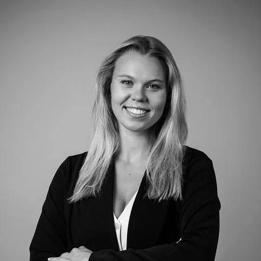 Julia Sand, Client Coordinator på Holy Comms