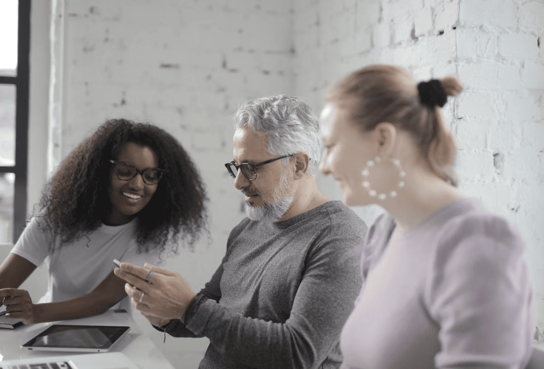 What is an HR app? Four key features and how to choose the right one