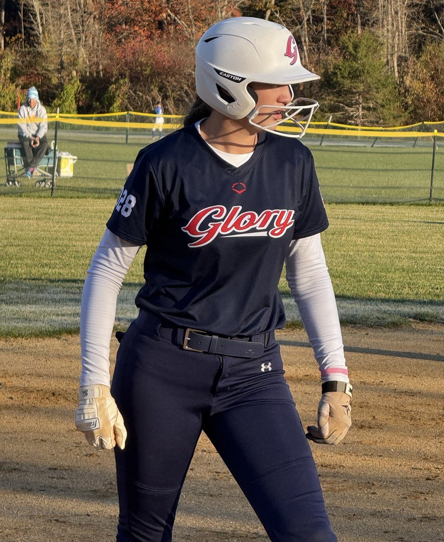 Payton Cascio at the plate in her VA Glory uniform