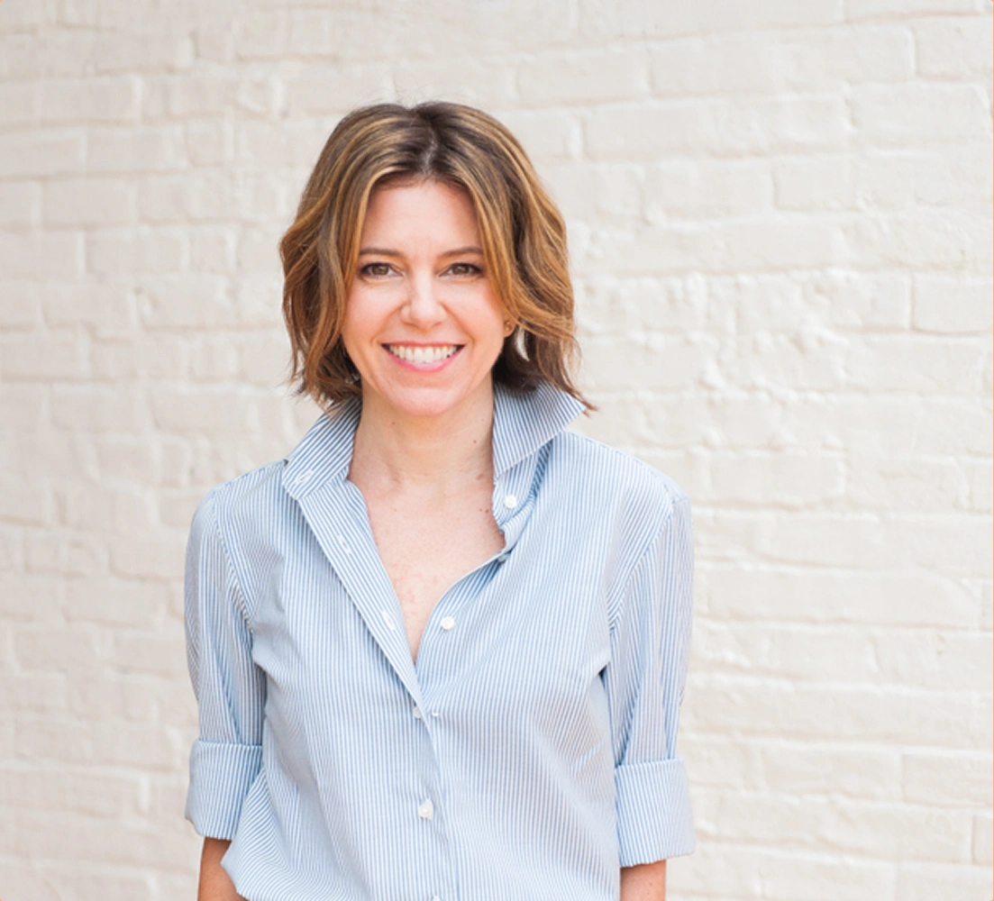 A professional photo of Elizabeth.