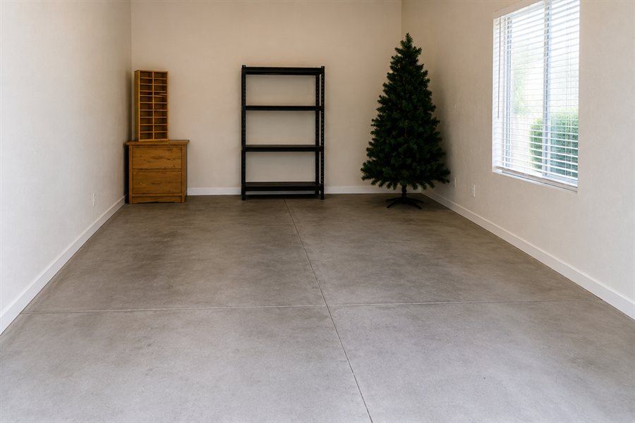 The same room emptied and clean, ready for the next tenant