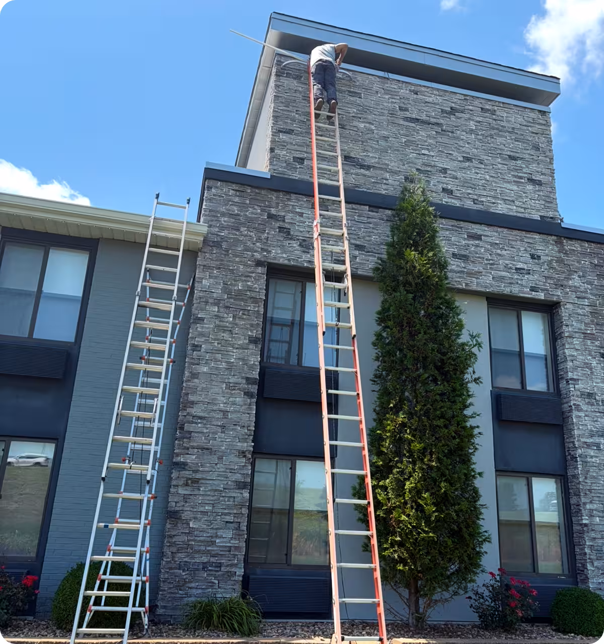 Experts in Commercial Permanent Roofline Lighting