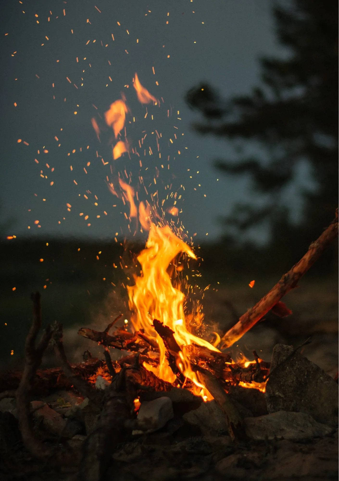 Fuego encendido como representación visual del espíritu en el Modelo Integral Mediconsciente
