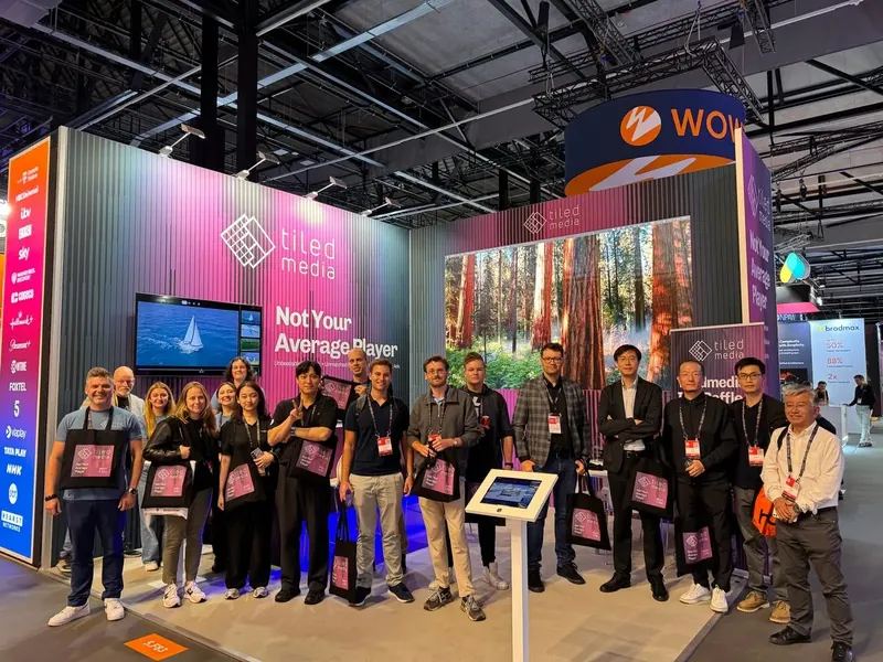 Tiledmedia team at their trade show booth