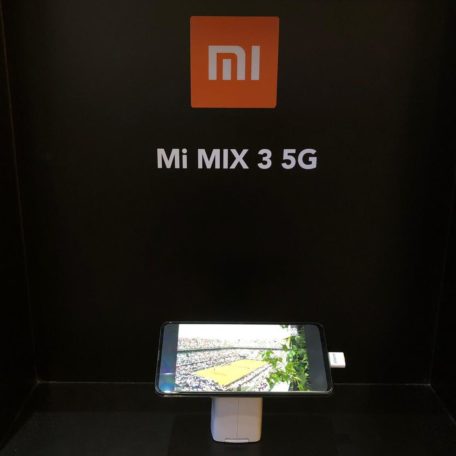 Xiaomi Mi MIX 3 5G display showing a match on the phone screen