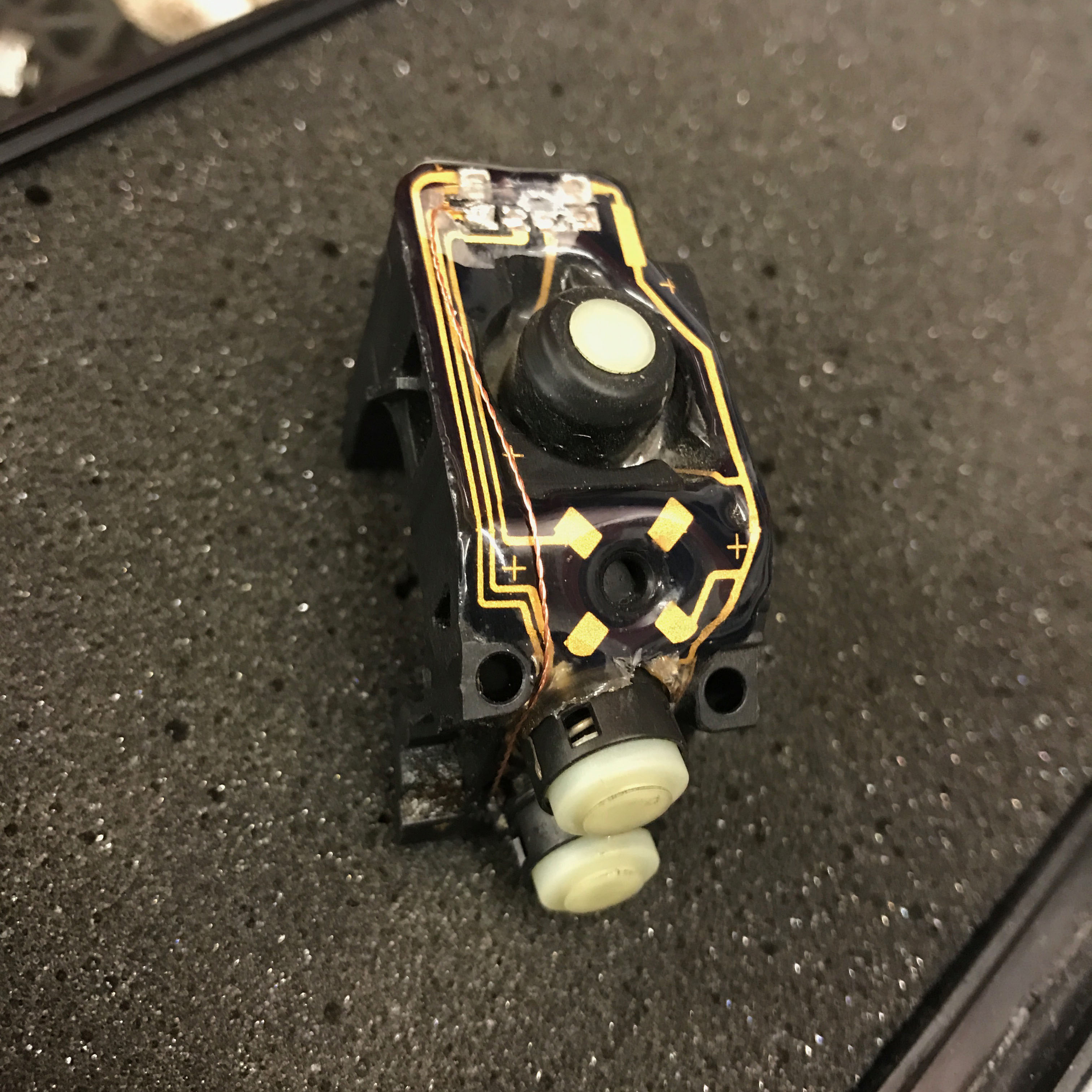 Circuits inside the switchgear