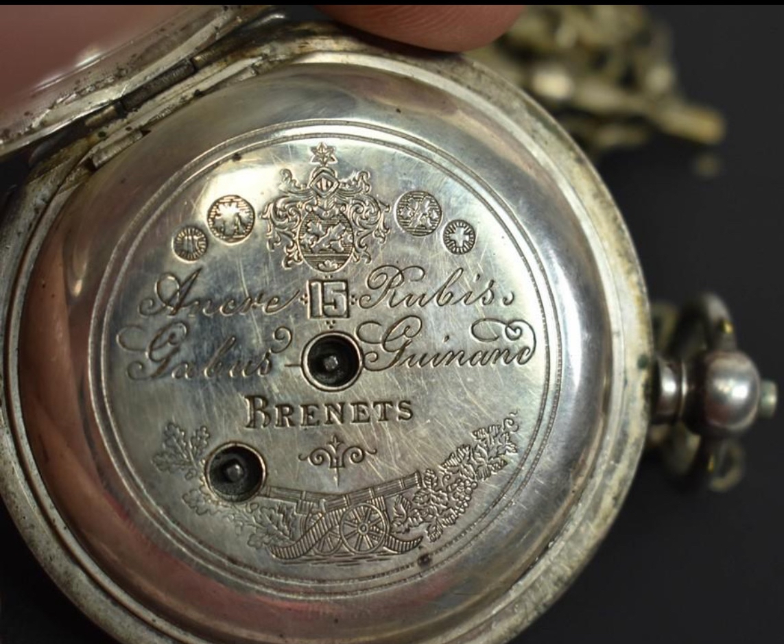 Gabus-Guinand fancy engraved caseback