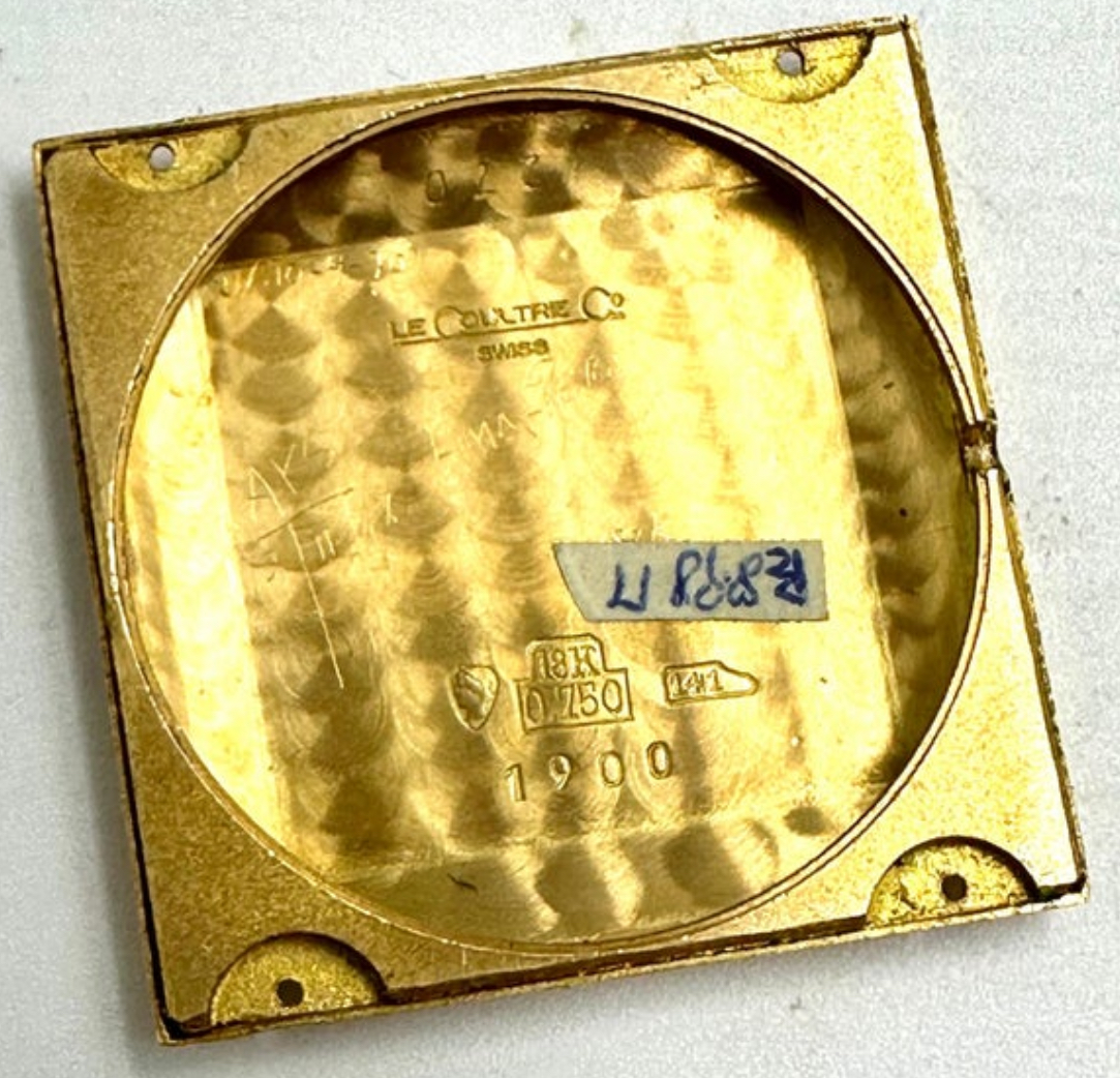 Jaeger-LeCoultre Ref. 1900, Gabus Frères case