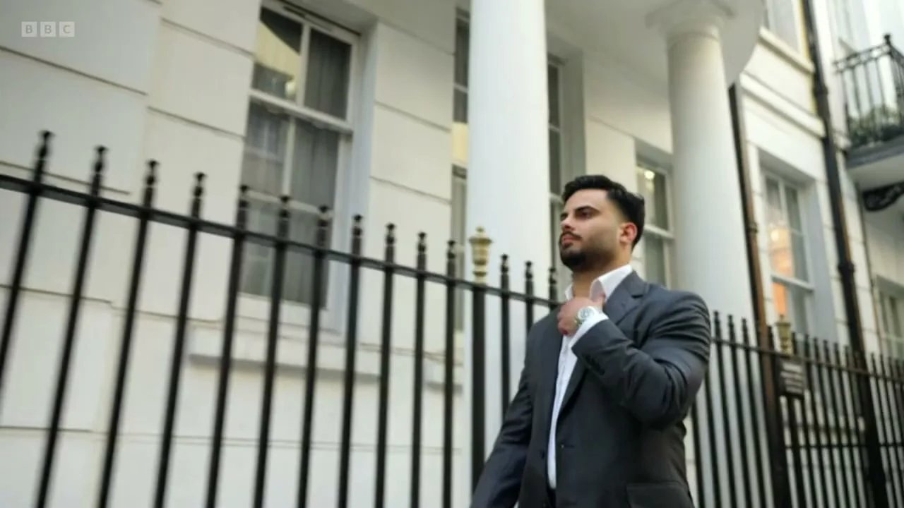 Crazy Rich Agents: Selling Dream Homes