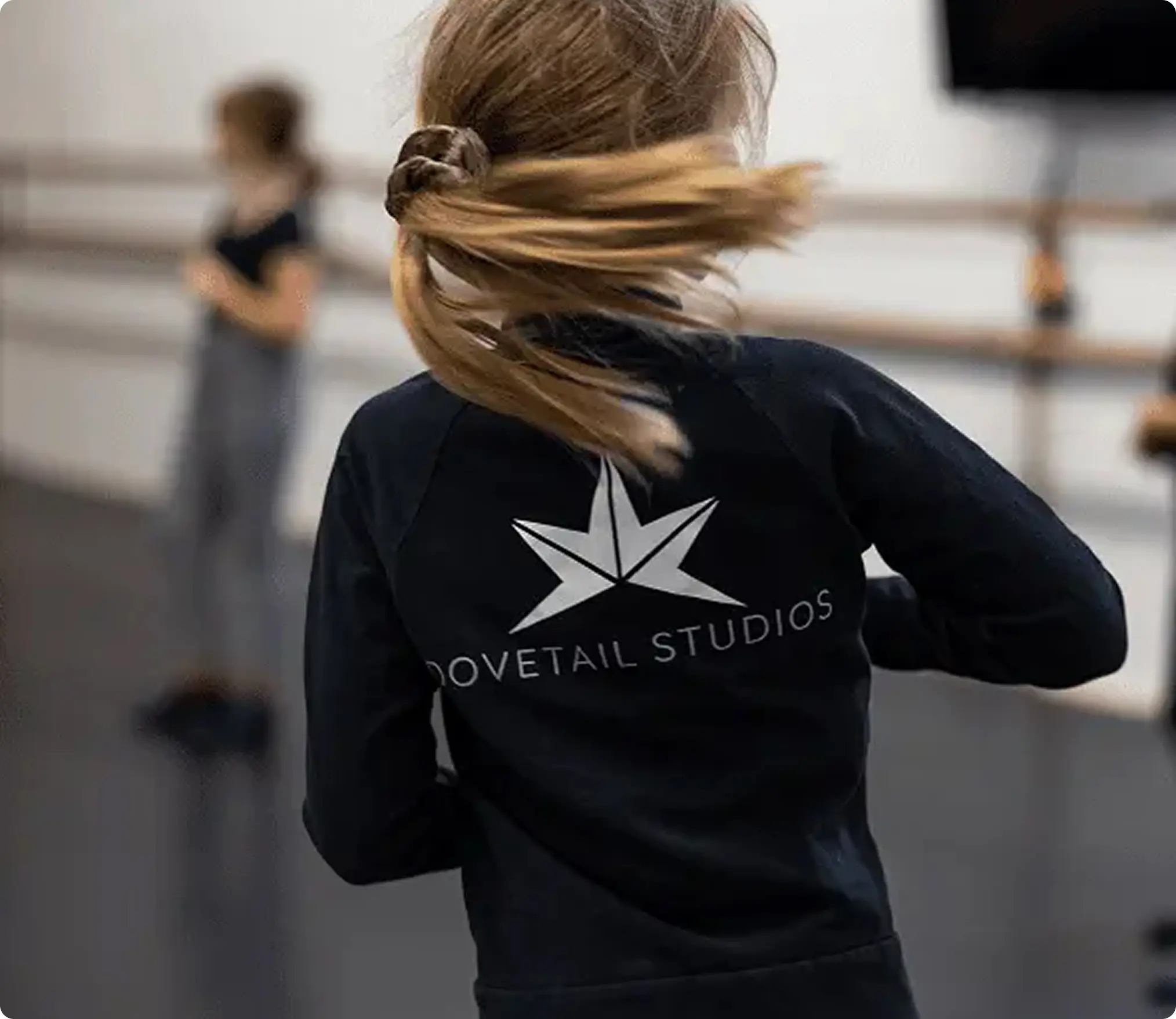 BENEFITS OF JOINING OUR COMPETITION DANCE COMPANY
