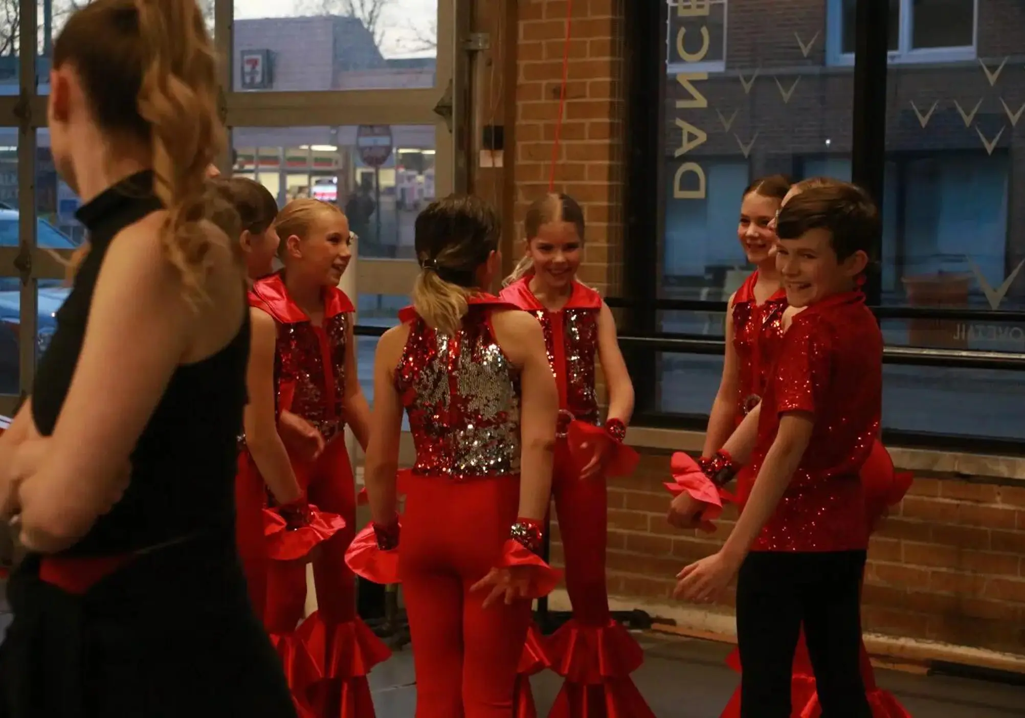 BENEFITS OF JOINING OUR COMPETITION DANCE COMPANY