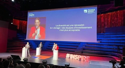 L'équipe Ma Bonne Fée réunie autour d'un repas