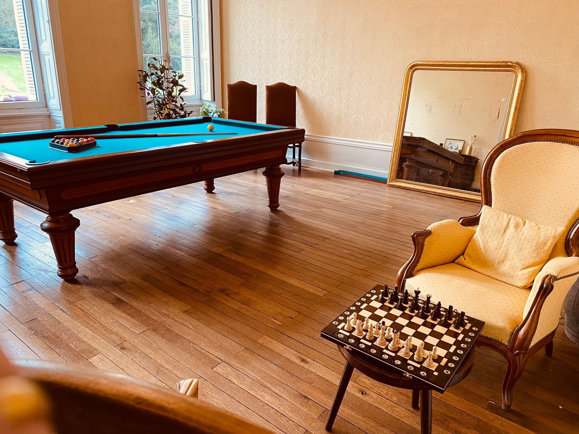 Salon billard du Château l'Escale, espace de détente entre deux sessions de travail