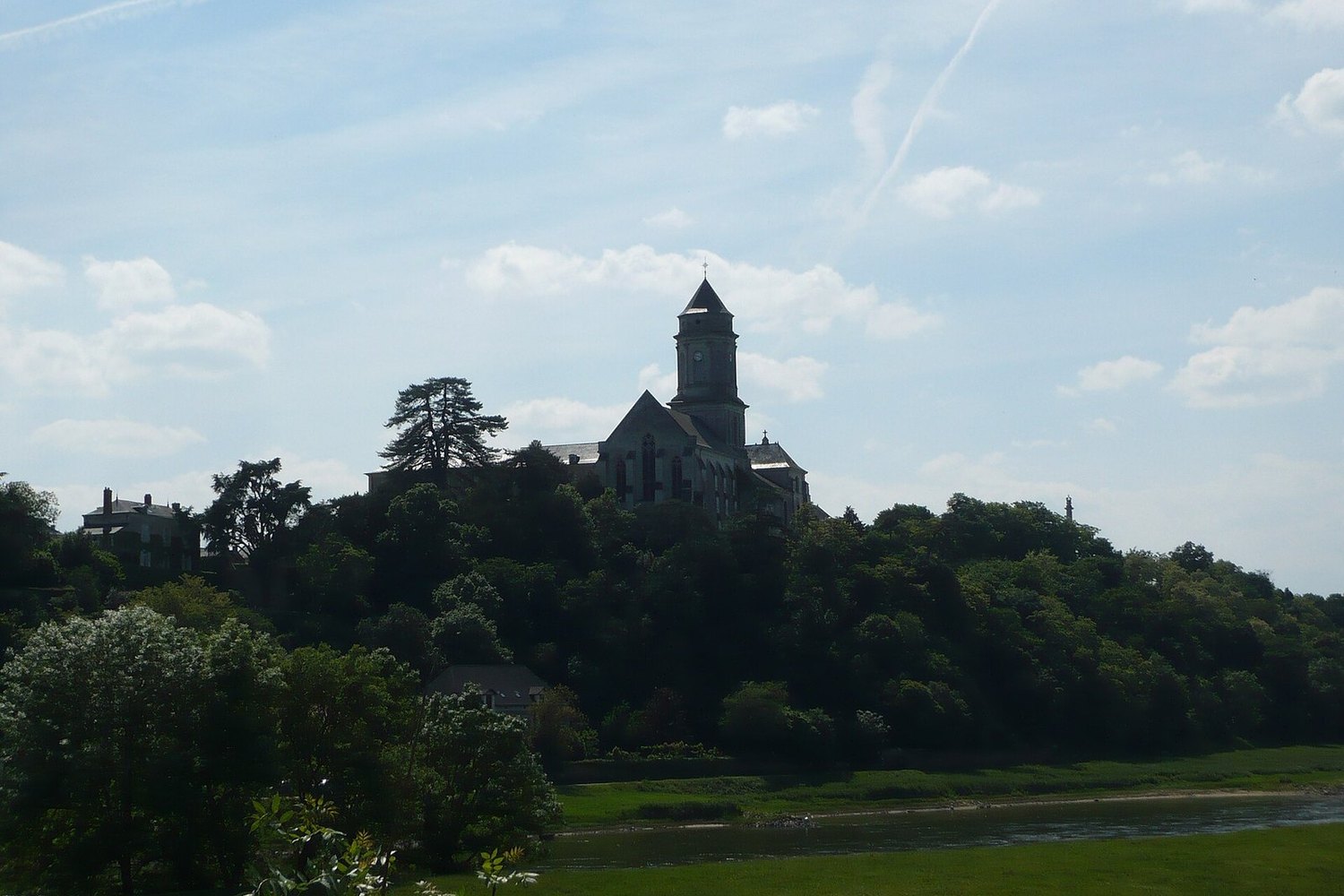 Le Château l'Escale au coucher de soleil à Vair-sur-Loire, en Pays d'Ancenis