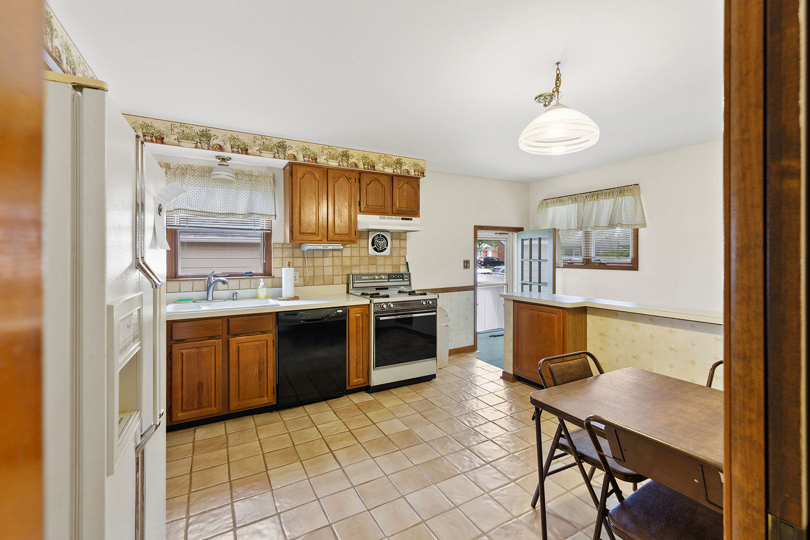 Residential real estate interior photographed by Fullerton Photography.