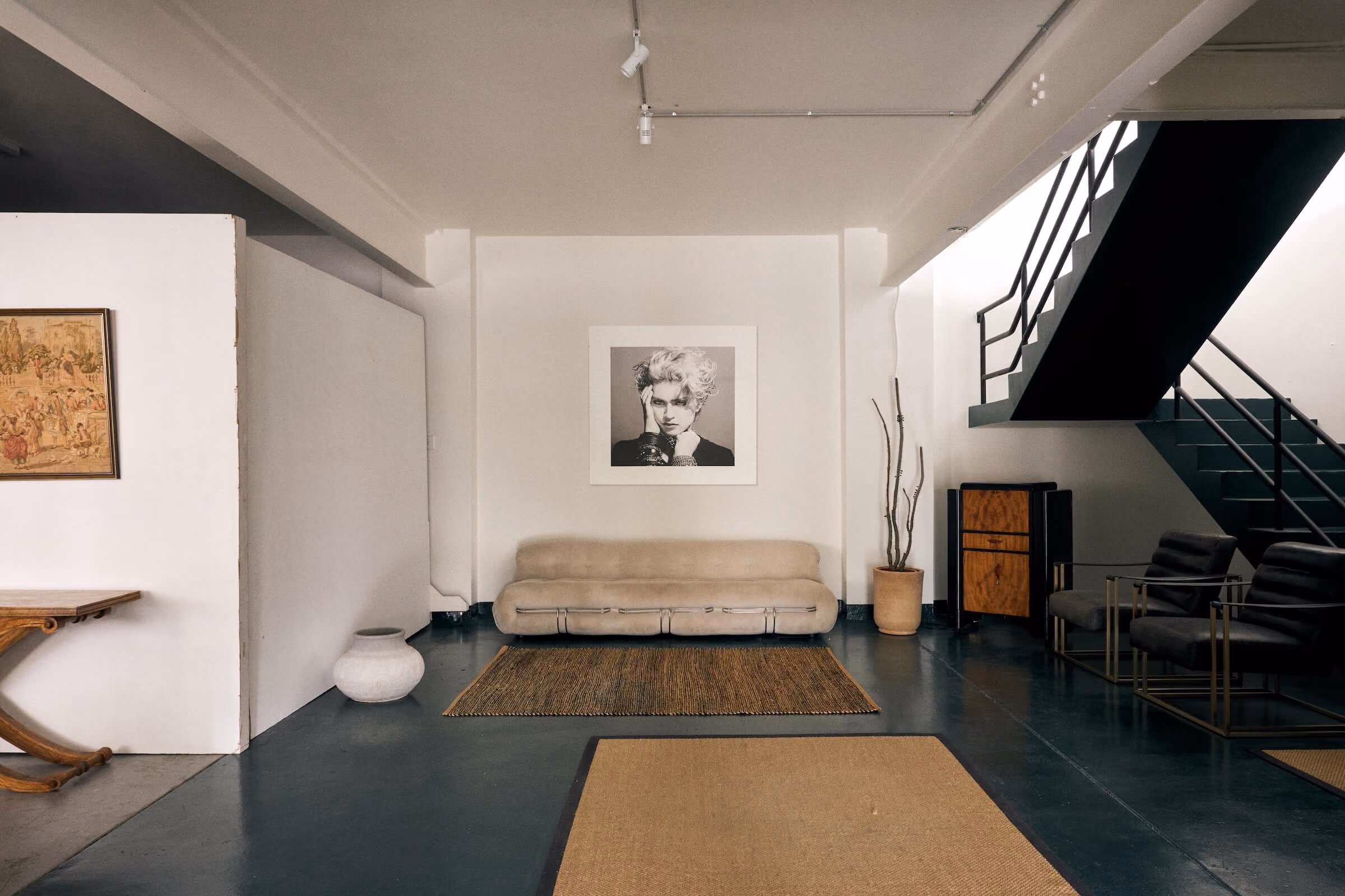 A cool lounge area in the office, downstairs from Frank the studio.