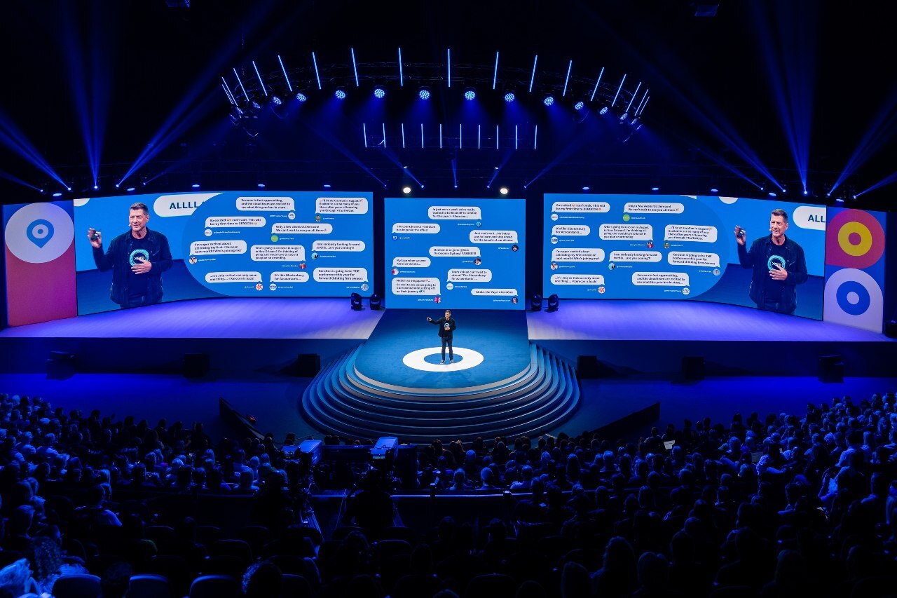 Steve Vamos delivering a keynote at Xerocon Sydney 2022.