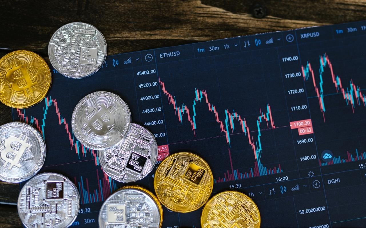 A cryptocurrency coin representing Bitcoin.
