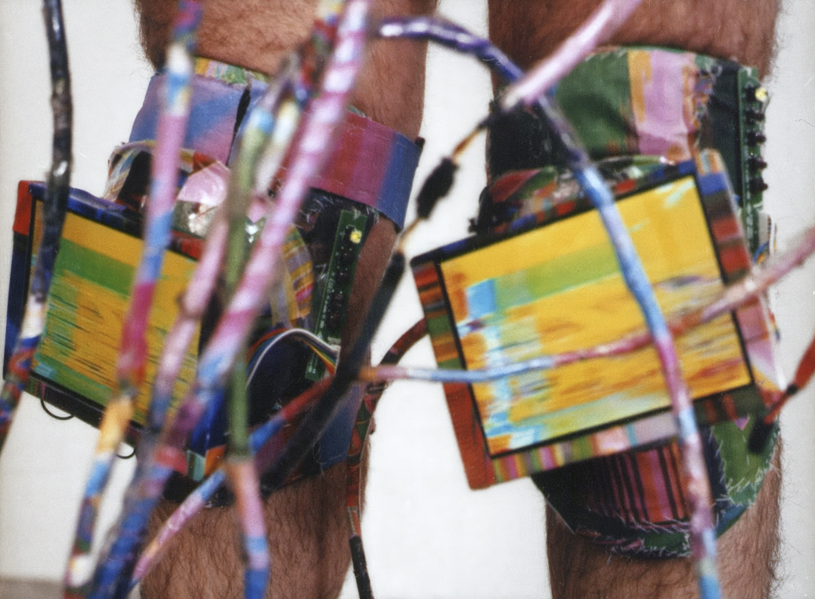 VideoWear, Kyle Kneepad, œuvre de LoVid — Galerie Charlot