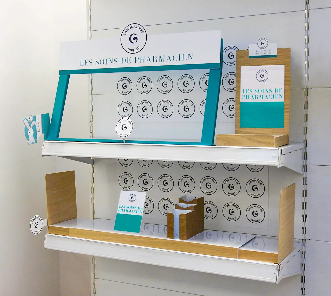 Giphar pharmacy point-of-sale display