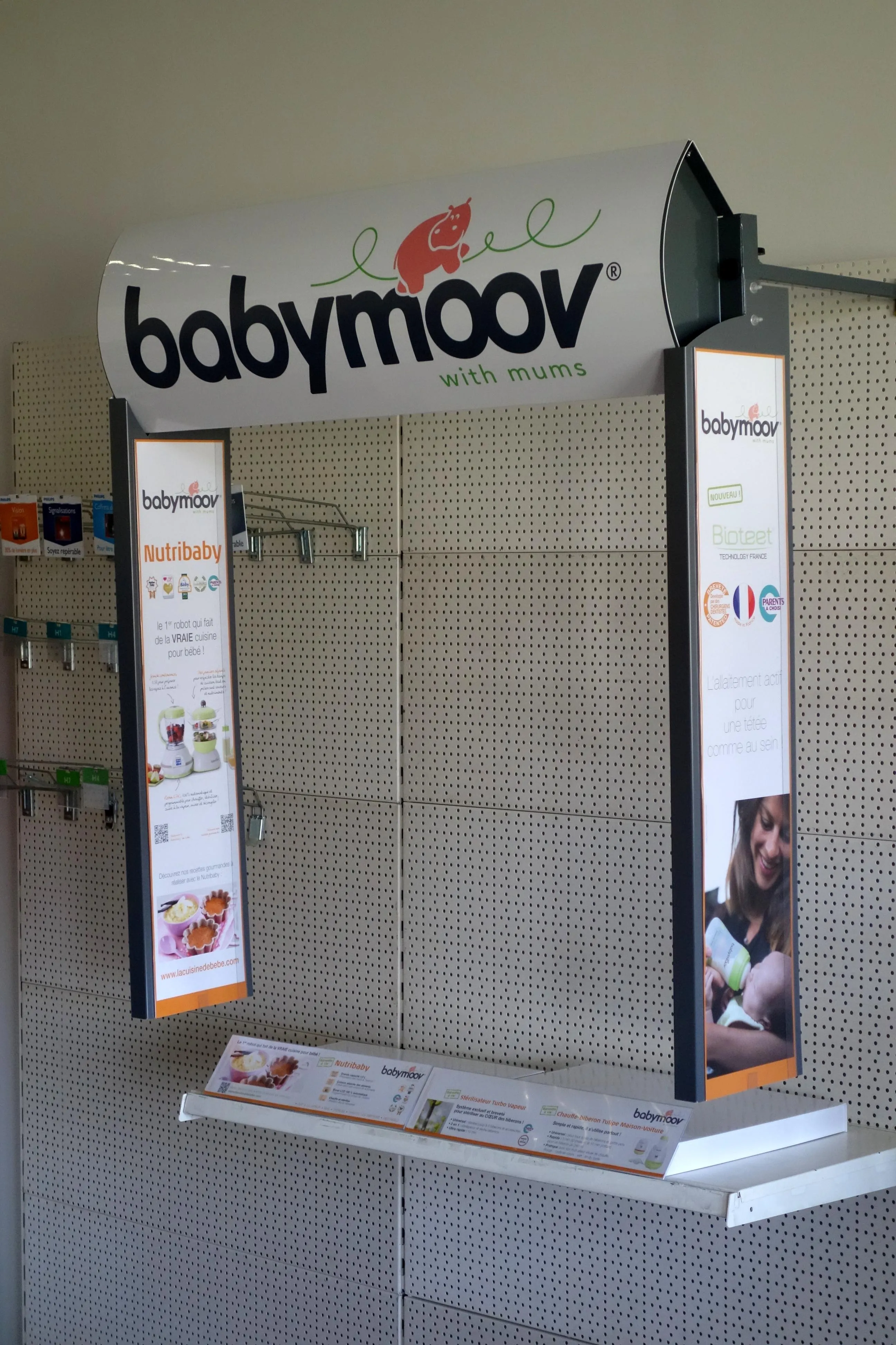 Babymoov retail display