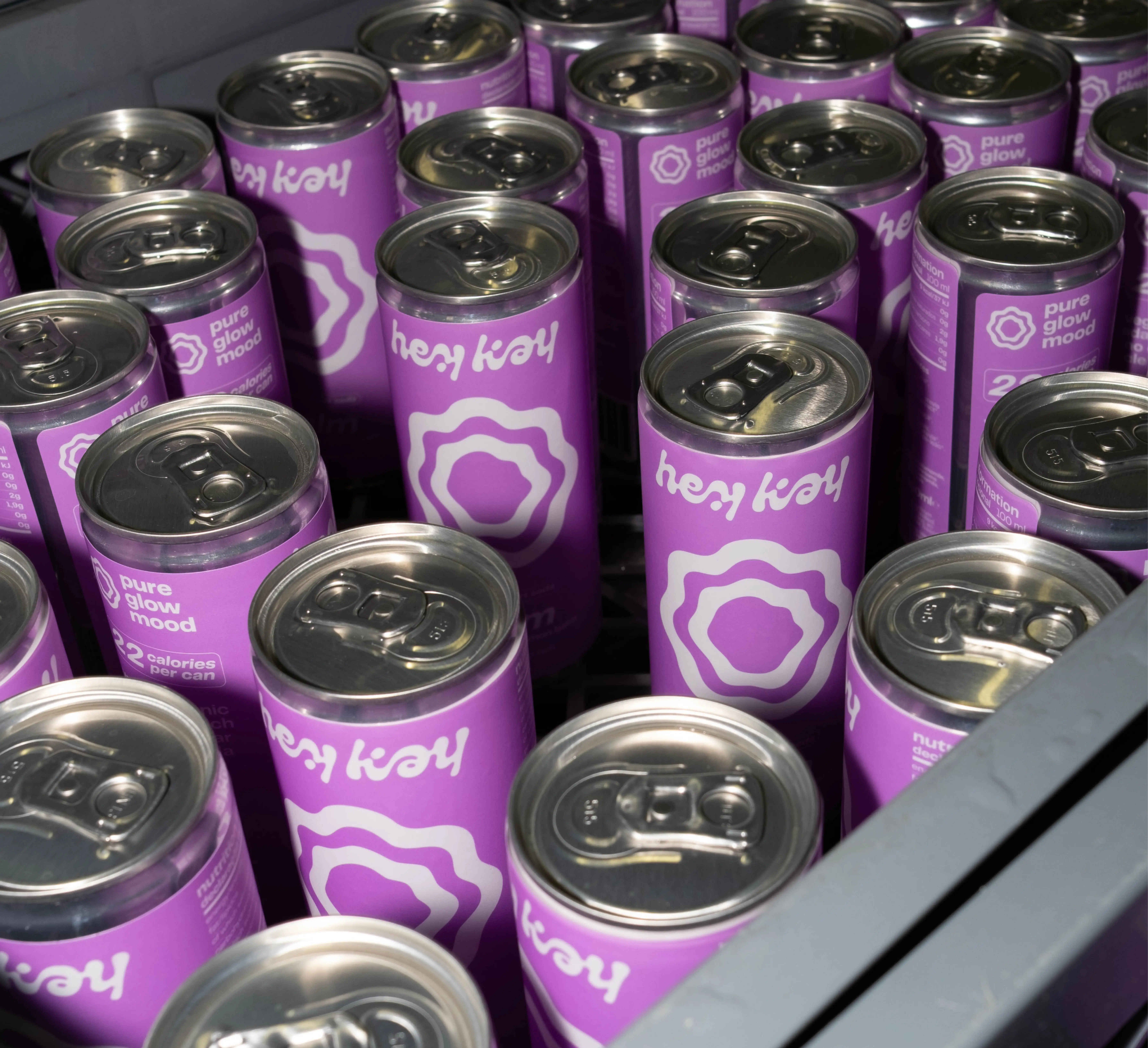 Latas de hey kay calm vistas de cima