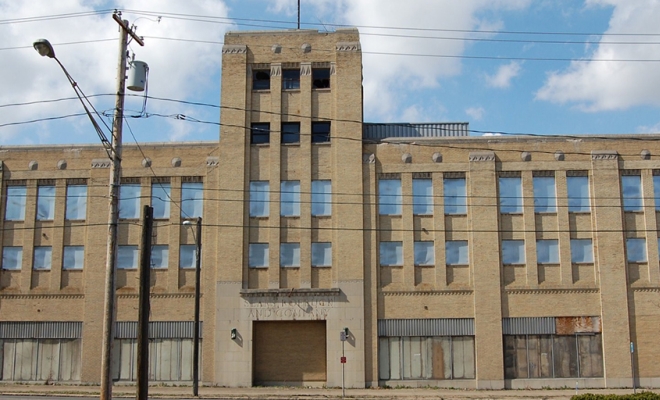 The vacant former Sears building at 1300 South Salina Street in Syracuse, future home of the flagship ON-RAMP workforce center | Westside Construction Group