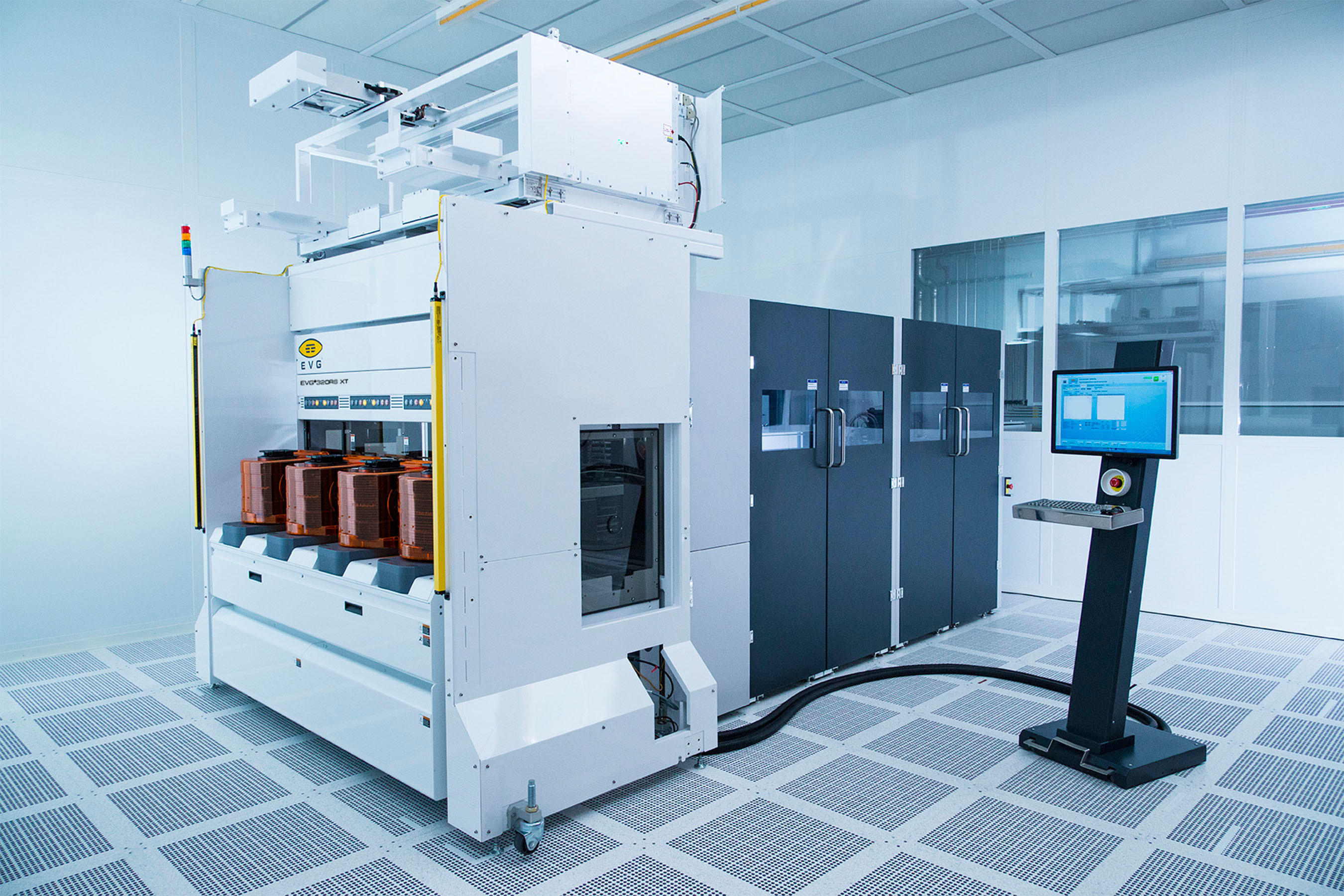Illustrative single-wafer cleaning equipment in a semiconductor cleanroom