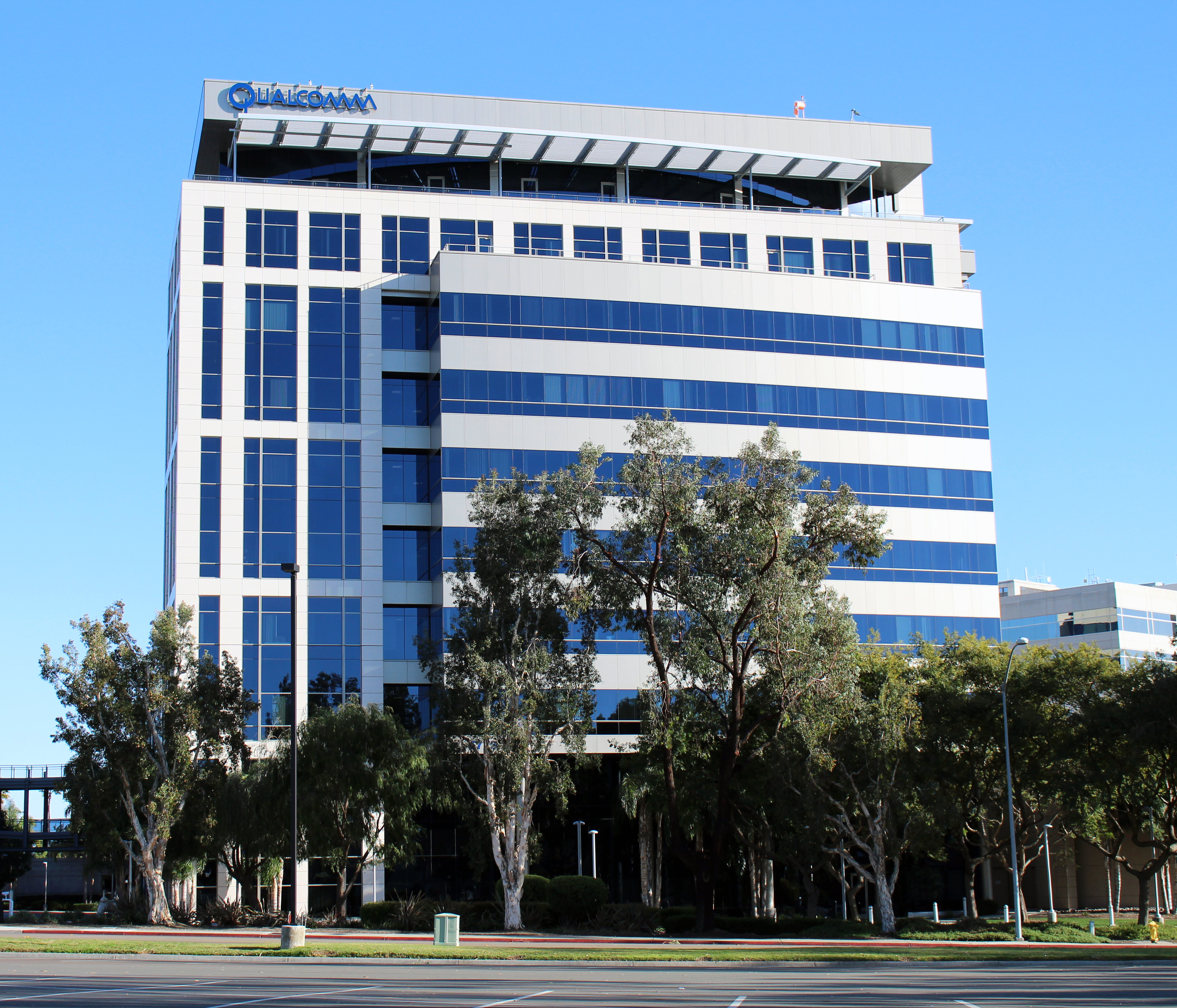 Qualcomm headquarters in San Diego, photographed on 26 December 2015 by Coolcaesar. Archive photograph.