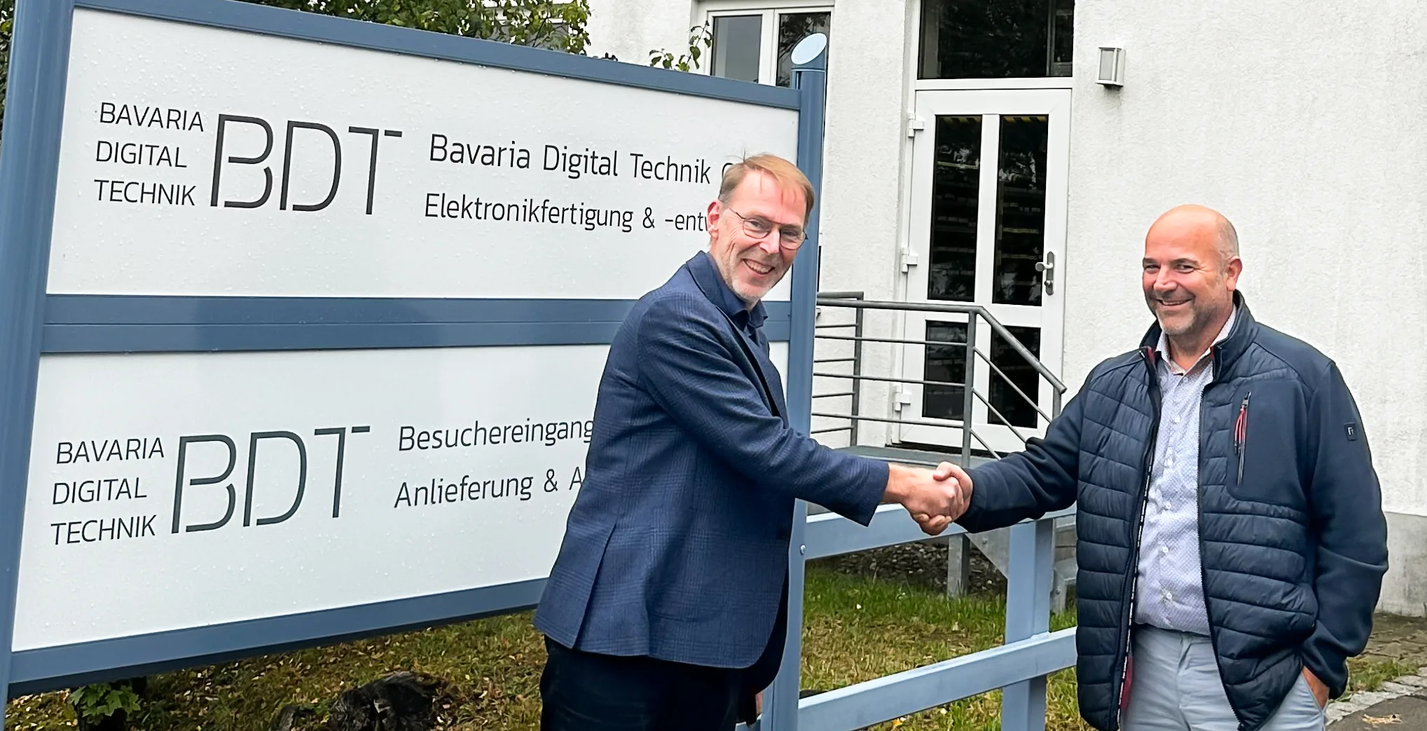 Inission CEO Fredrik Berghel, left, with Bavaria Digital Technik CEO Manuel Stelzer.
