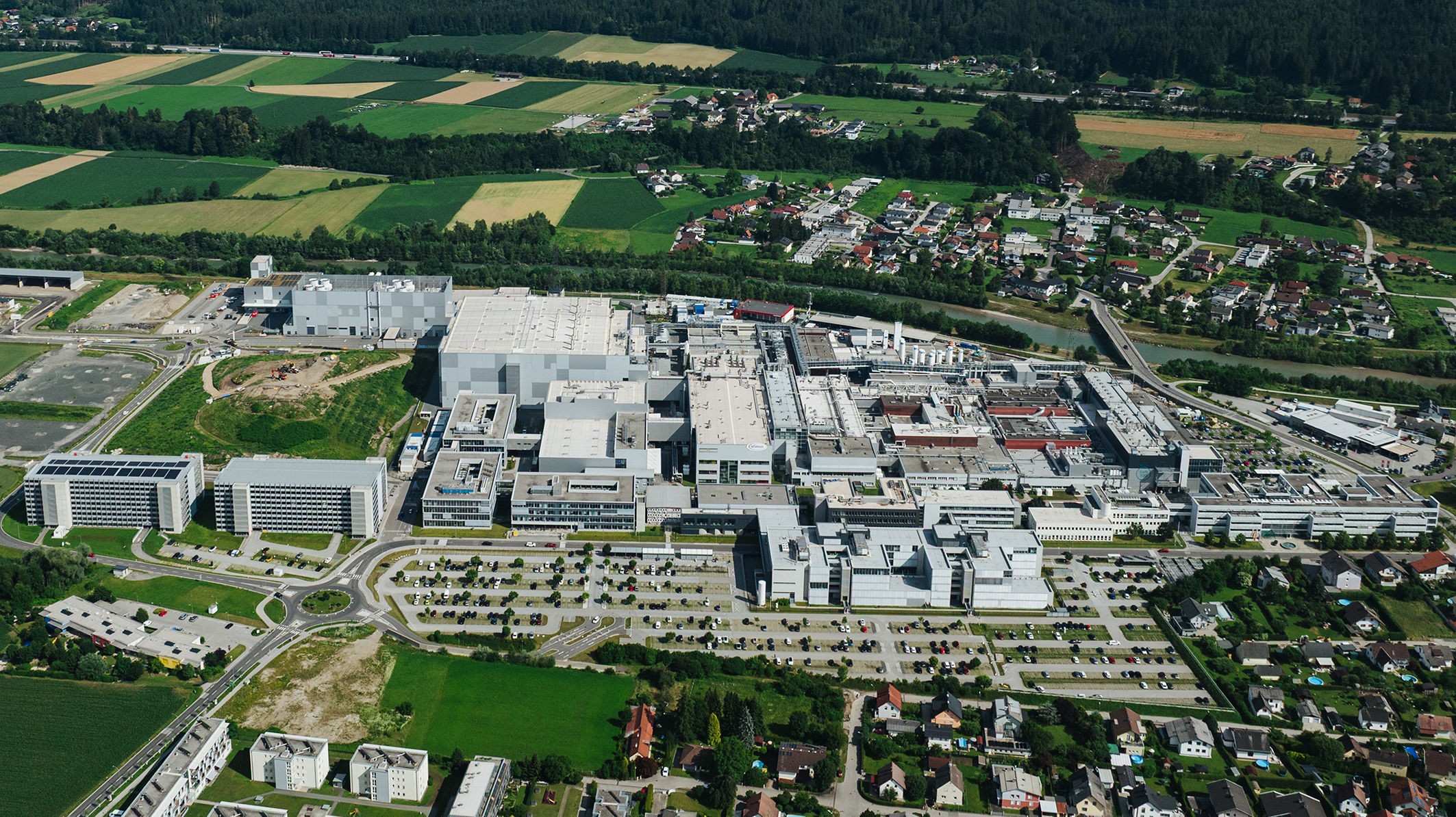 Official press image: Infineon to build 300mm GaN power chip plant in Austria