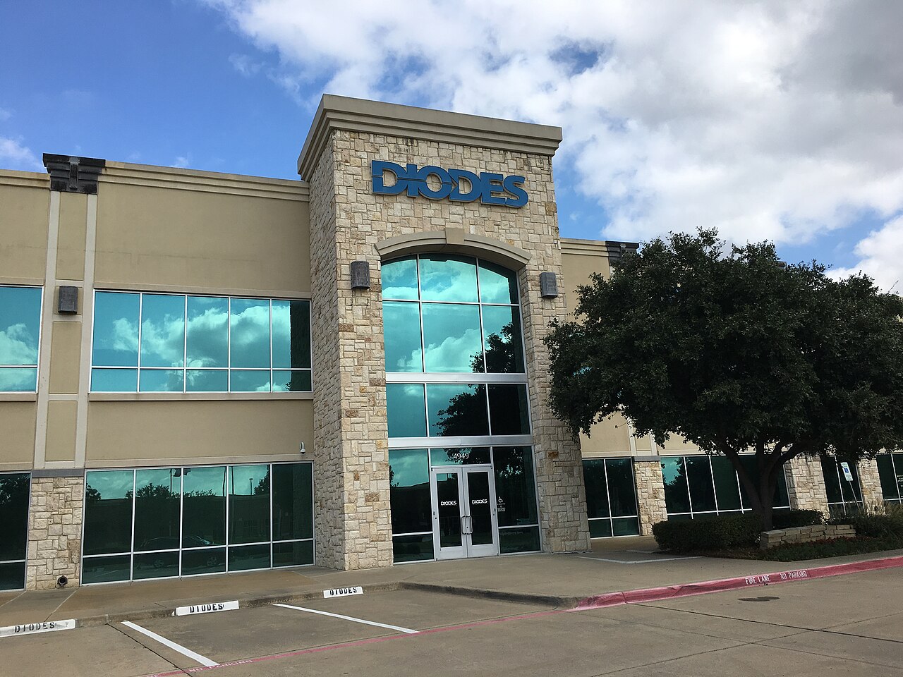 Diodes Incorporated building in Plano, Texas, photographed in September 2019