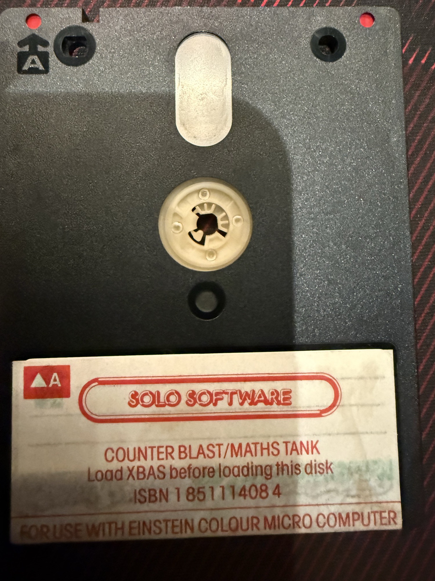 Side A of the original disc: Solo Software, Counter Blast/Maths Tank, ISBN 1 851114 08 4