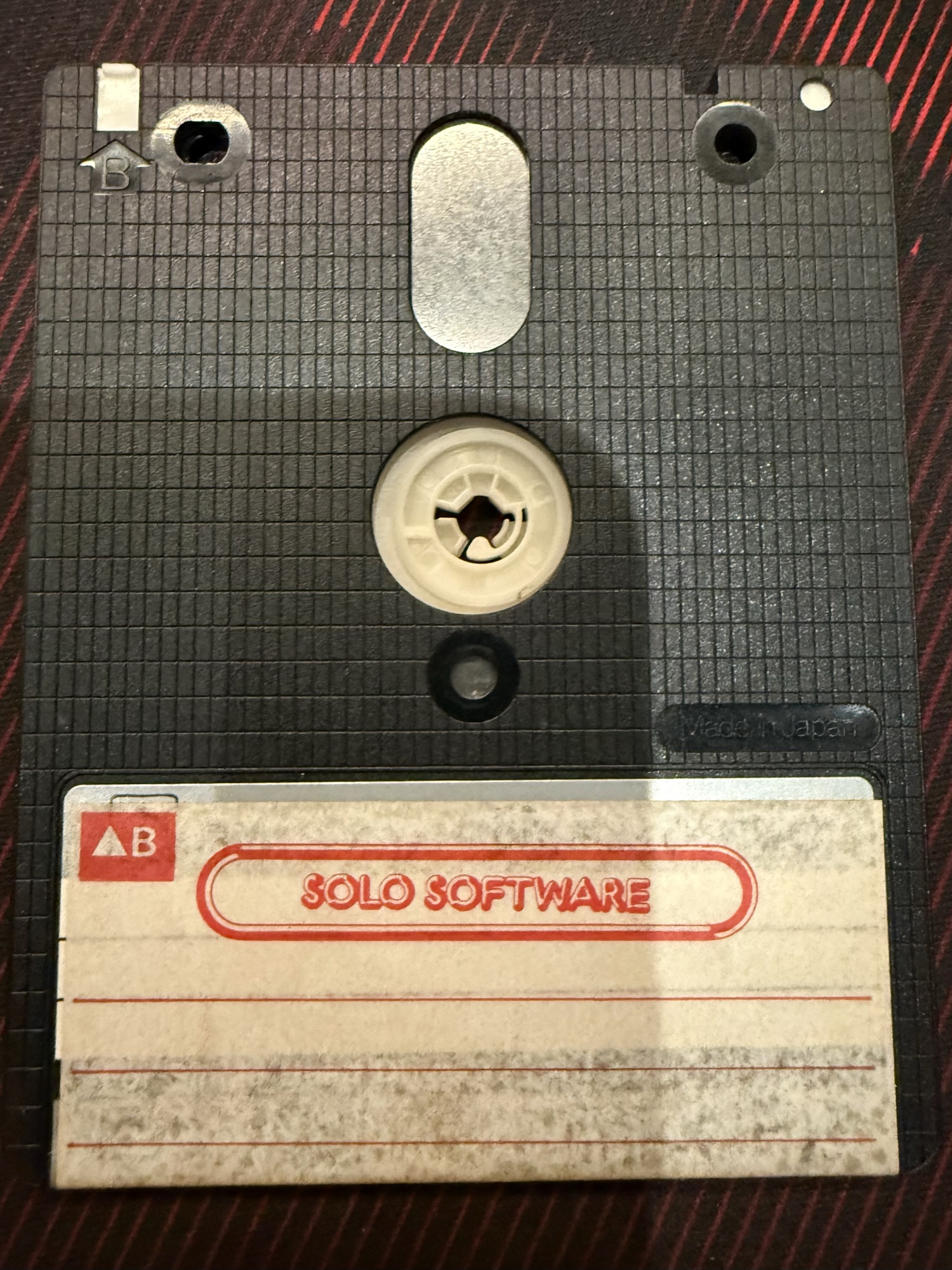 Side B of the disc, with a blank Solo Software label