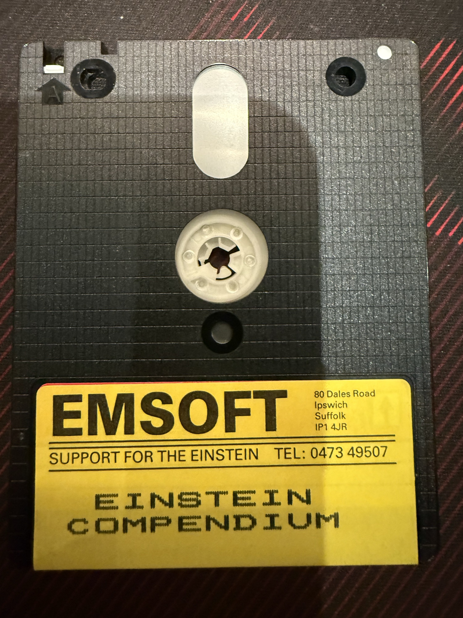 The disc with Emsoft's label: Support for the Einstein, Einstein Compendium