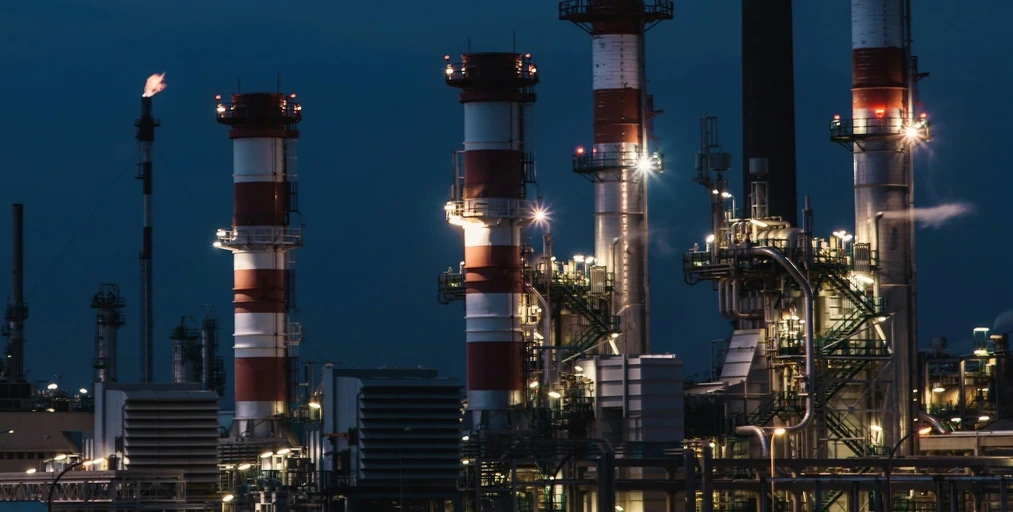 Refinerías - Industria AcuraFlow