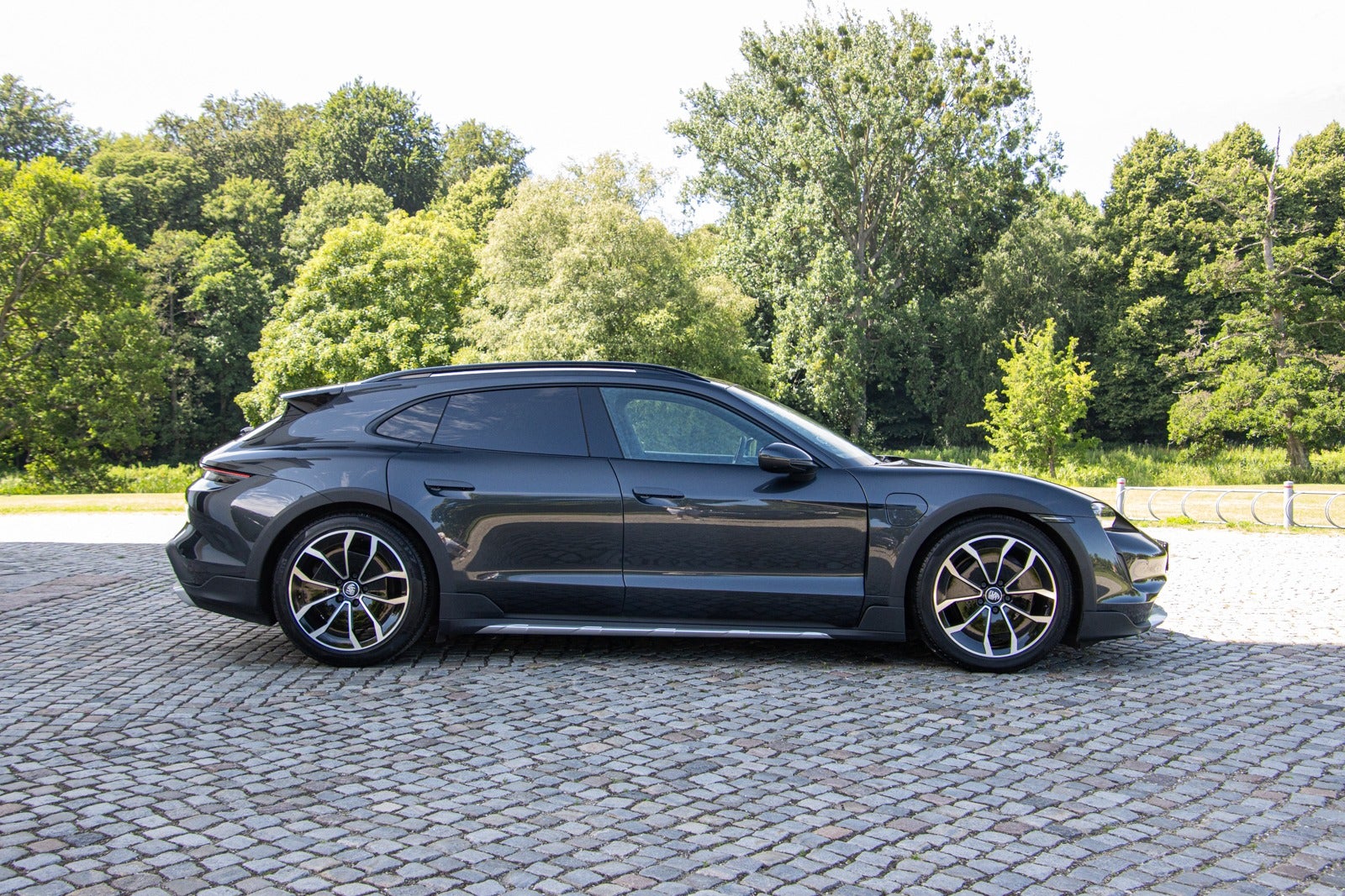 Porsche Taycan 4 Performance+ Cross Turismo (2021)