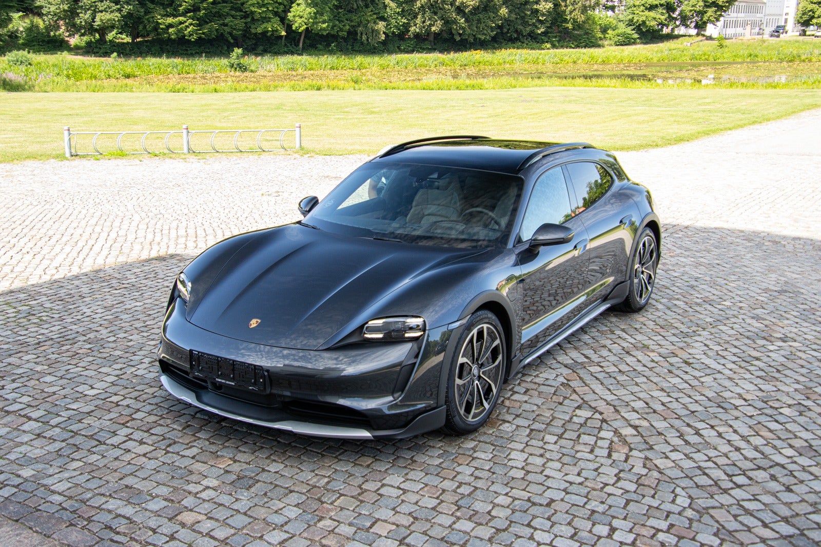 Porsche Taycan 4 Performance+ Cross Turismo (2021)