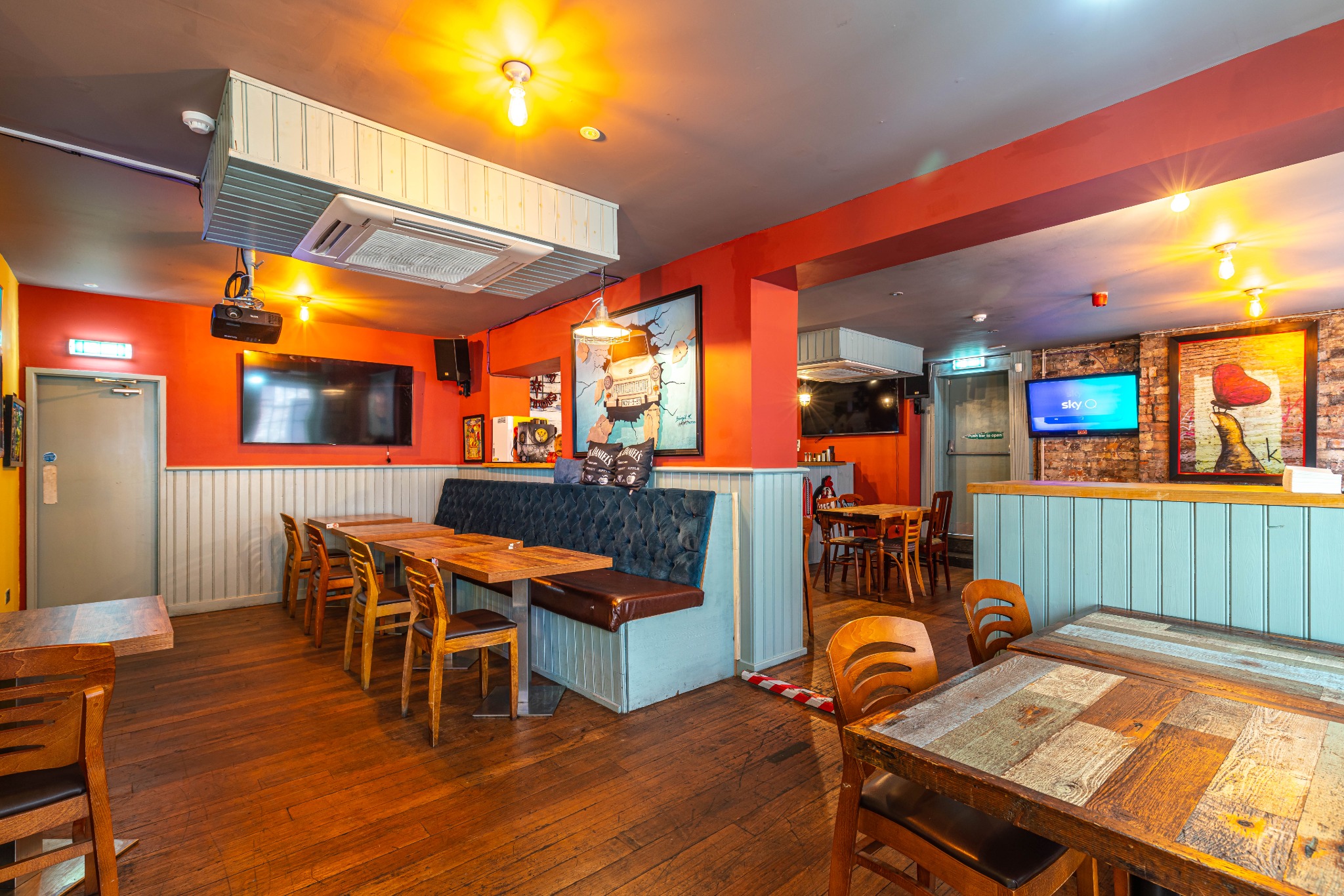 Restaurant seating inside Pattersons Gradwell Street