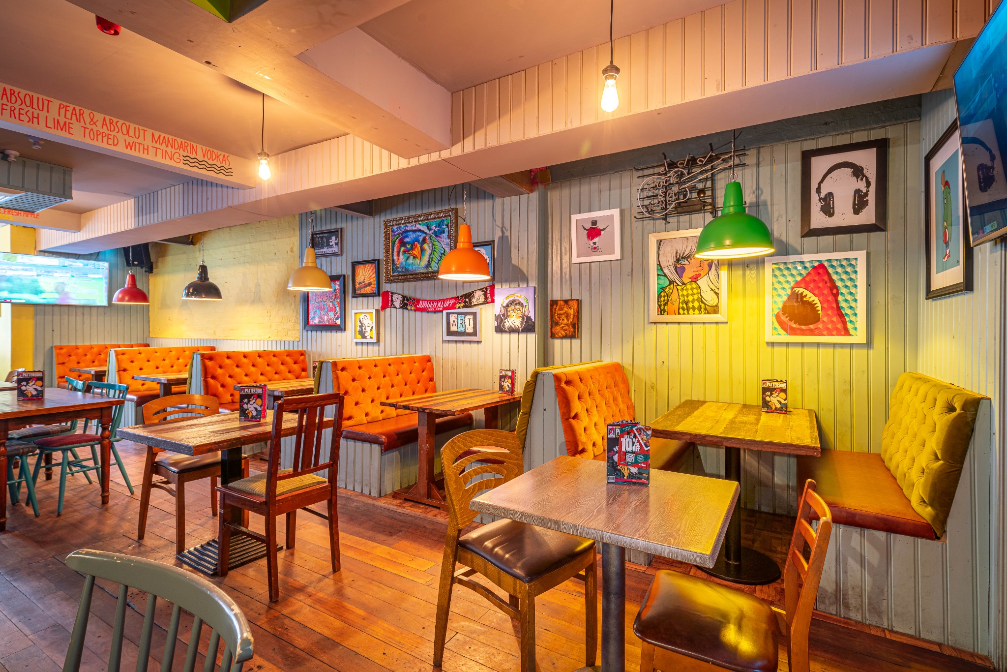 Colourful dining room at Pattersons Gradwell Street