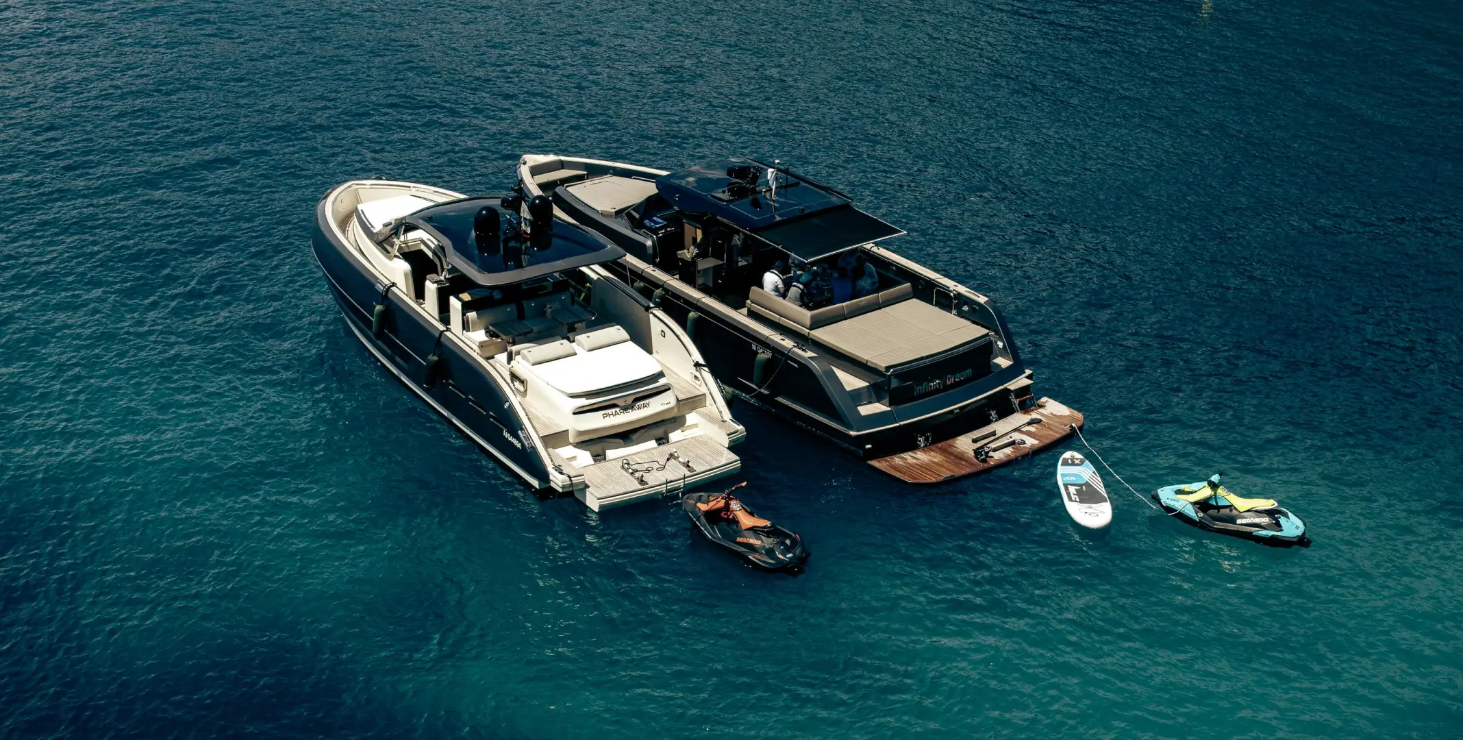 Yachts and Jets hero bg