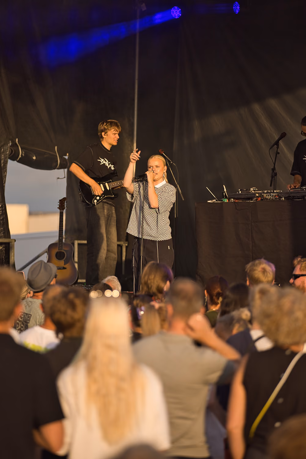 Karoline Mousing på Stålscenen på Fjordlys Festival