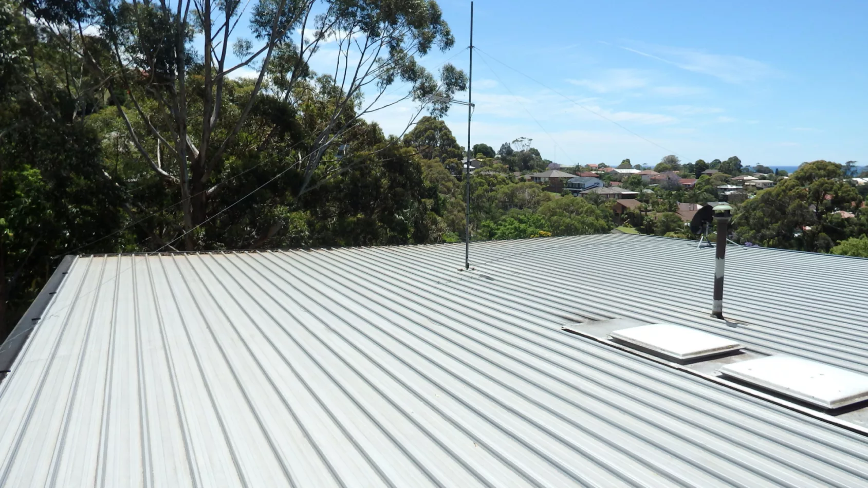 Should I Get a Metal Flat Roof in Florida
