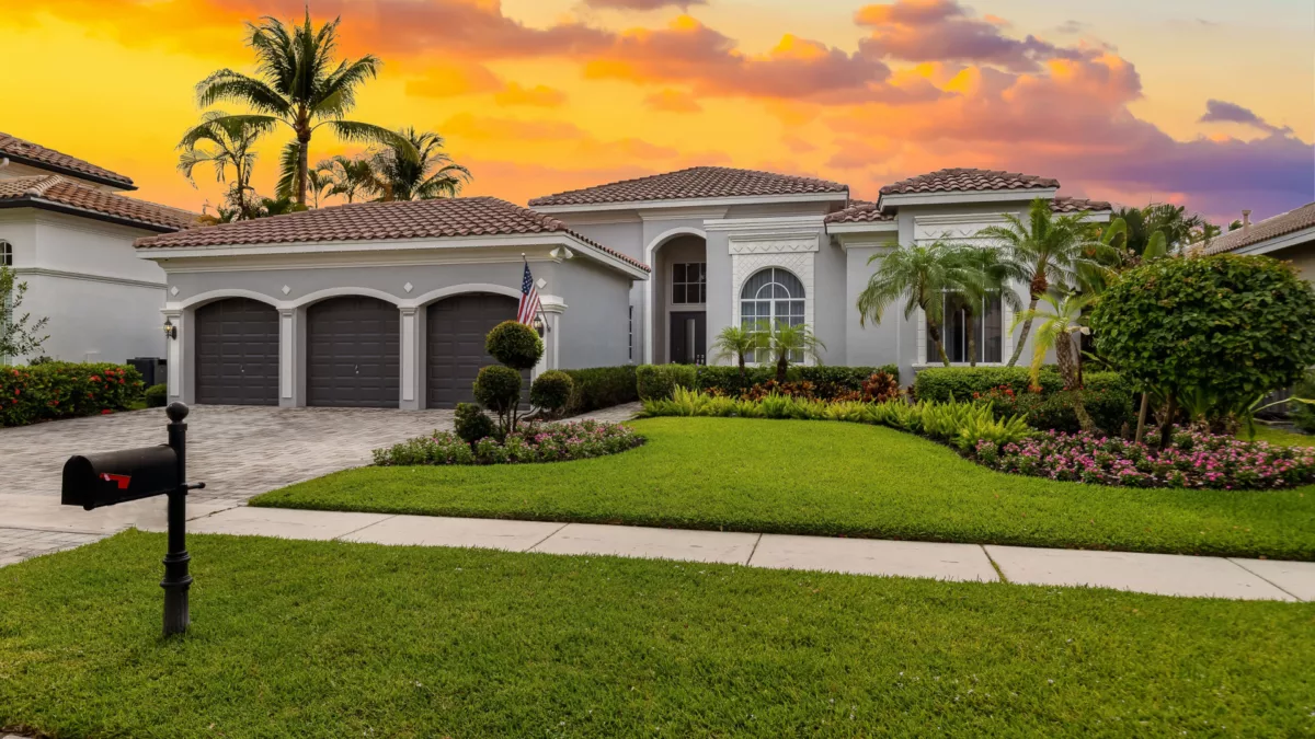 FAQs About the Best Roofing Contractors in Tampa