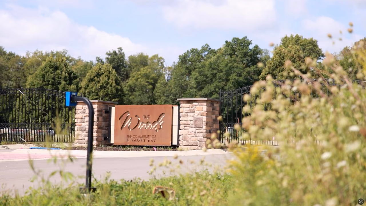 Frame from the 4942 Championship Circle luxury listing video