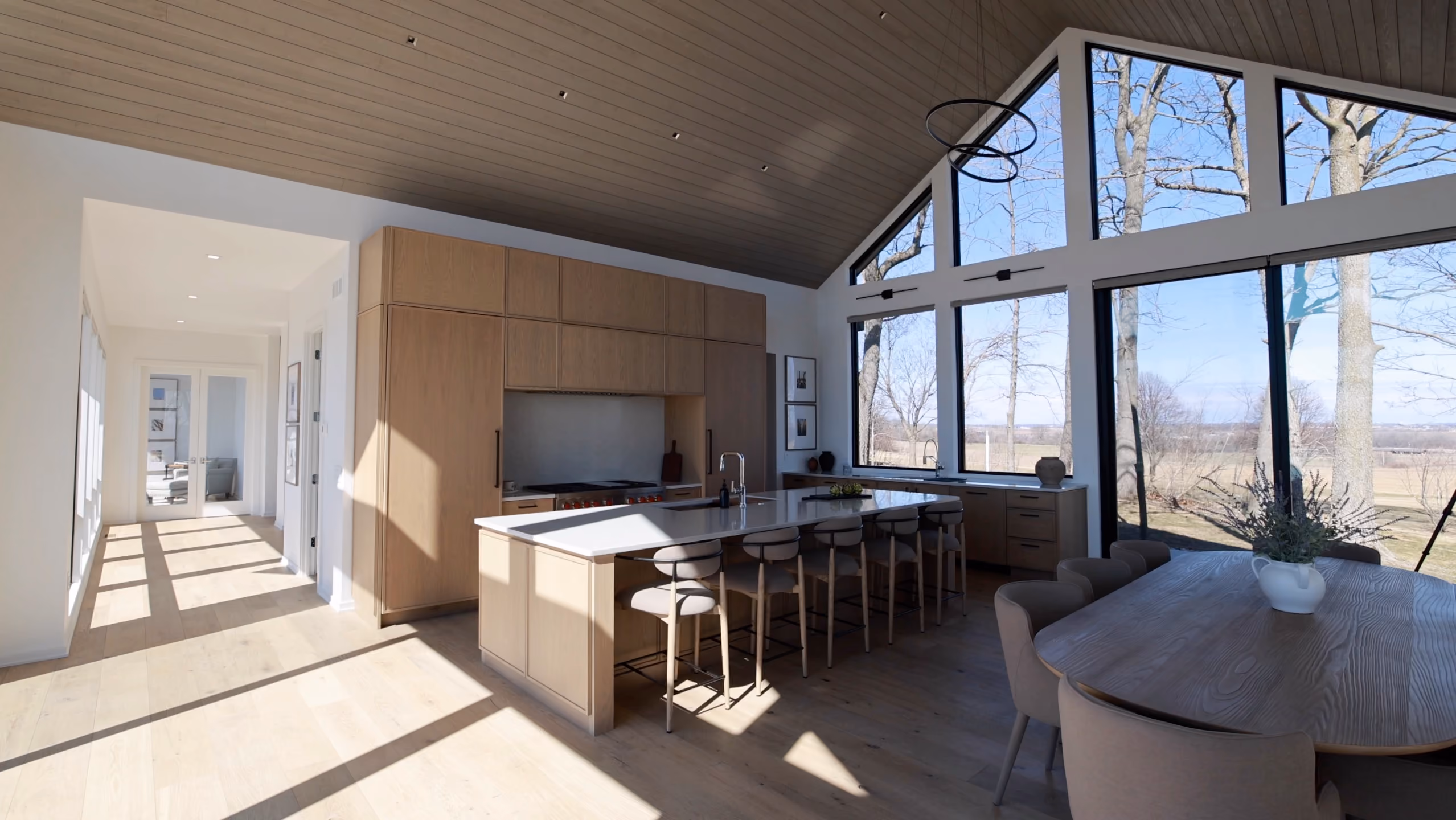 Frame from the 4965 Championship Circle luxury listing video