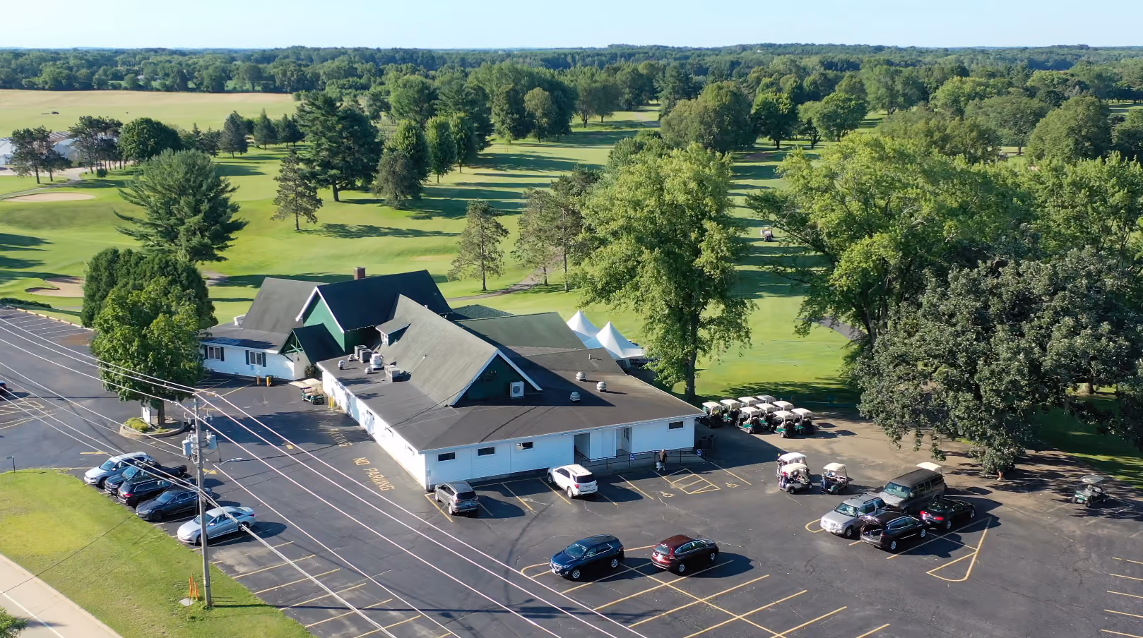 Drone cinematography of the Lake Ripley golf course layout