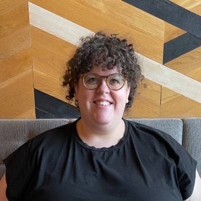 Anne Peloquin, Analyst Hive member